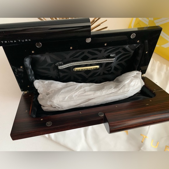 ✨RARE✨ TRINA TURK METALLIC LEATHER + WOOD Clutch Bag Purse NEW - Picture 8 of 16